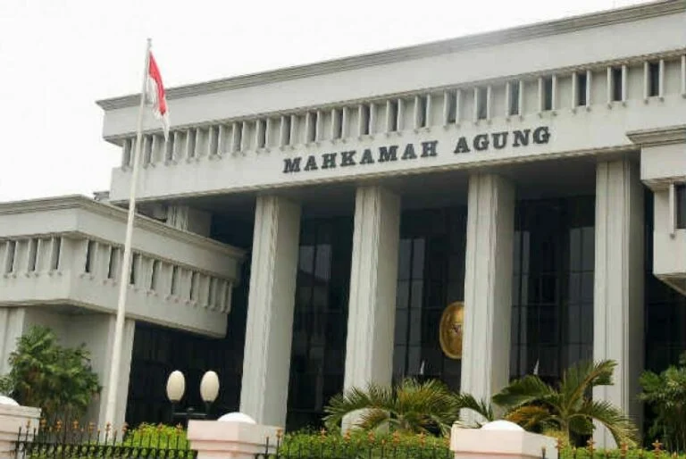 Mahkamah Agung dan Perkembangan Hukum di Indonesia