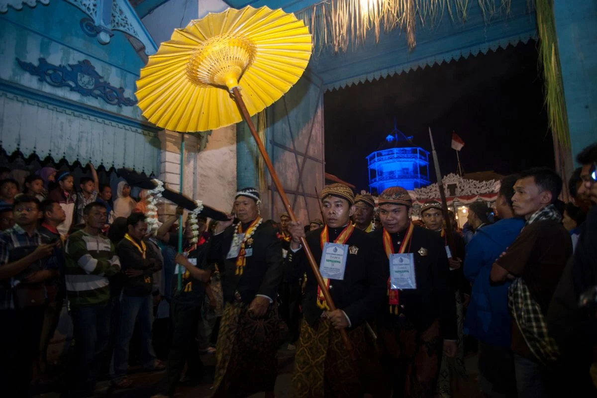 Malam 1 Suro 2026: Dari Dampak Ekonomi hingga Tradisi Bubur Asyura