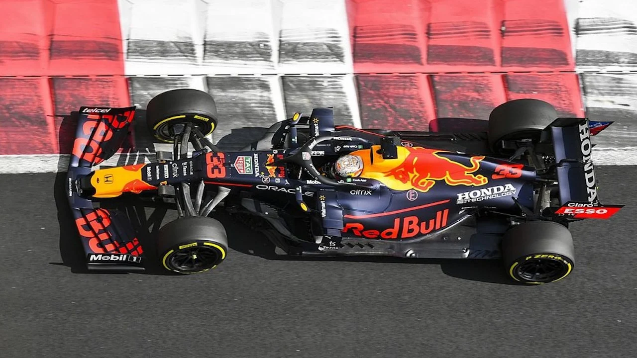 Max Verstappen dan Masa Depan di F1: Antara Red Bull dan Mercedes