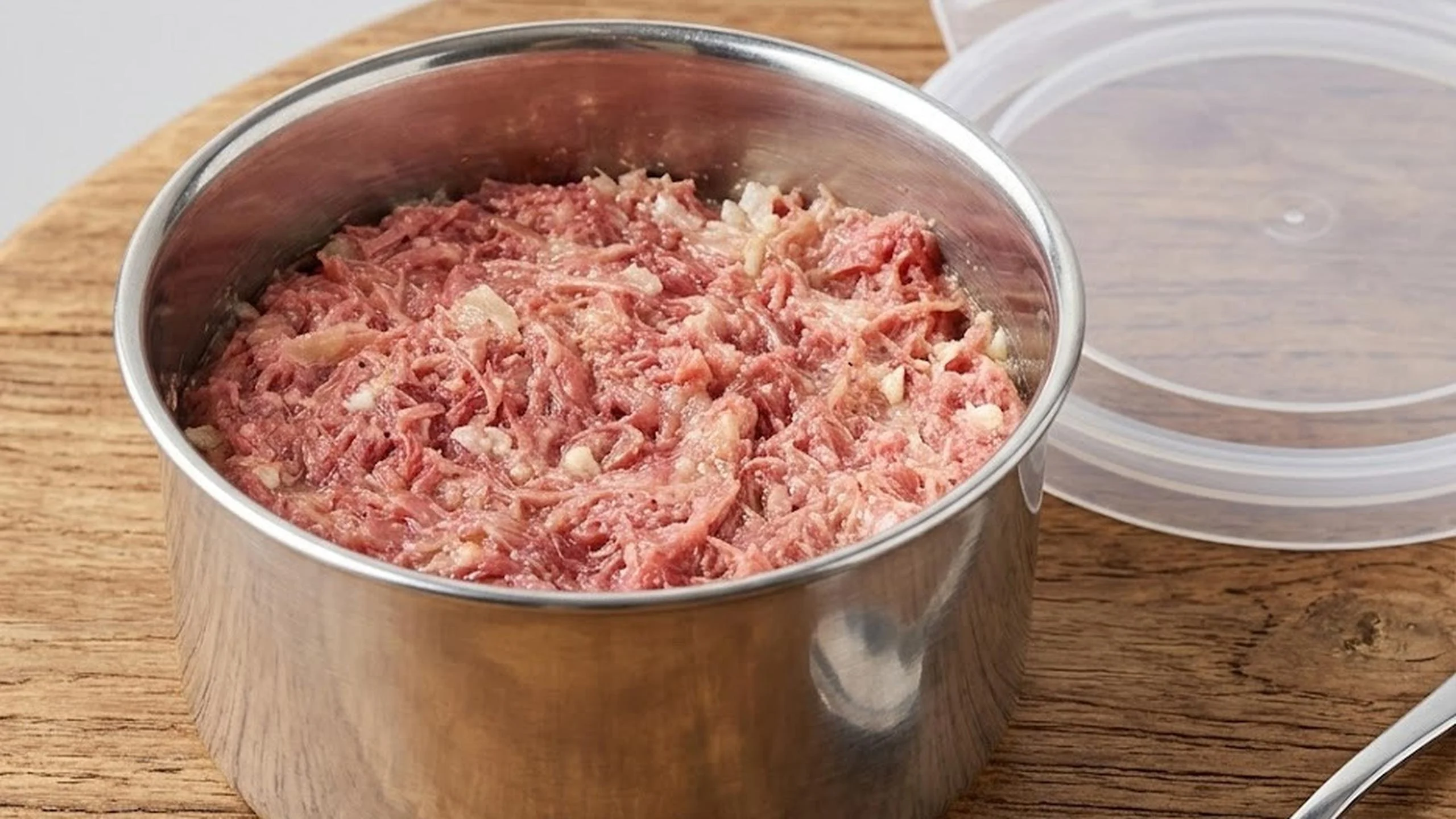 Mengawetkan Daging Kurban dengan Metode Kornet Rumahan, Praktis dan Lezat