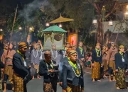 Mengenal Tradisi Unik Malam 1 Suro di Indonesia