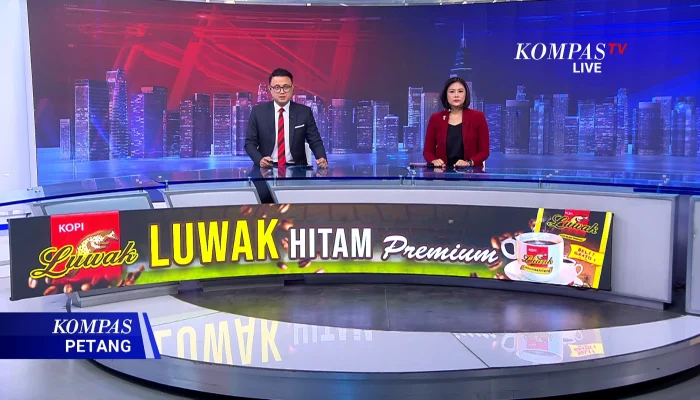 Momen Haru Perpisahan Jemaah Calon Haji di Asrama Haji Surabaya