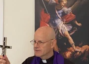 Monsignor Stephen Rossetti Dicopot sebagai Eksorsis Setelah Klaim UFO Adalah 'Setan'