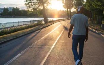 Pagi dan Sore, Waktu Terbaik untuk Jalan Kaki dengan Manfaat Berbeda