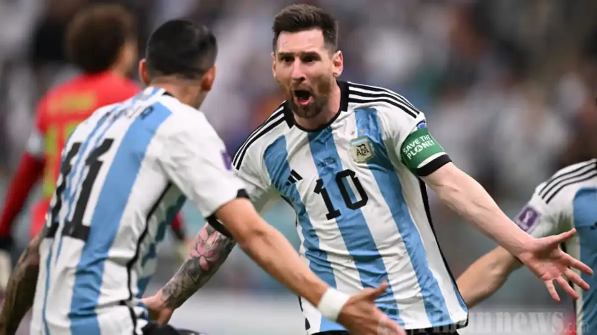 Paredes dan Messi Jadi Sorotan di Dunia Sepak Bola