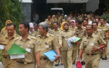 Pegawai Negeri Sipil: Dua Kasus Mengerikan dan Seleksi Jabatan Terbuka