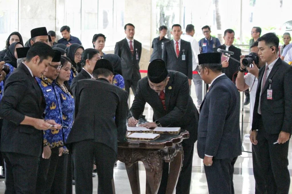 Pegawai Negeri Sipil (PNS) Baru Dilantik, Sekjen DPD RI Tekankan Integritas dan Kolaborasi