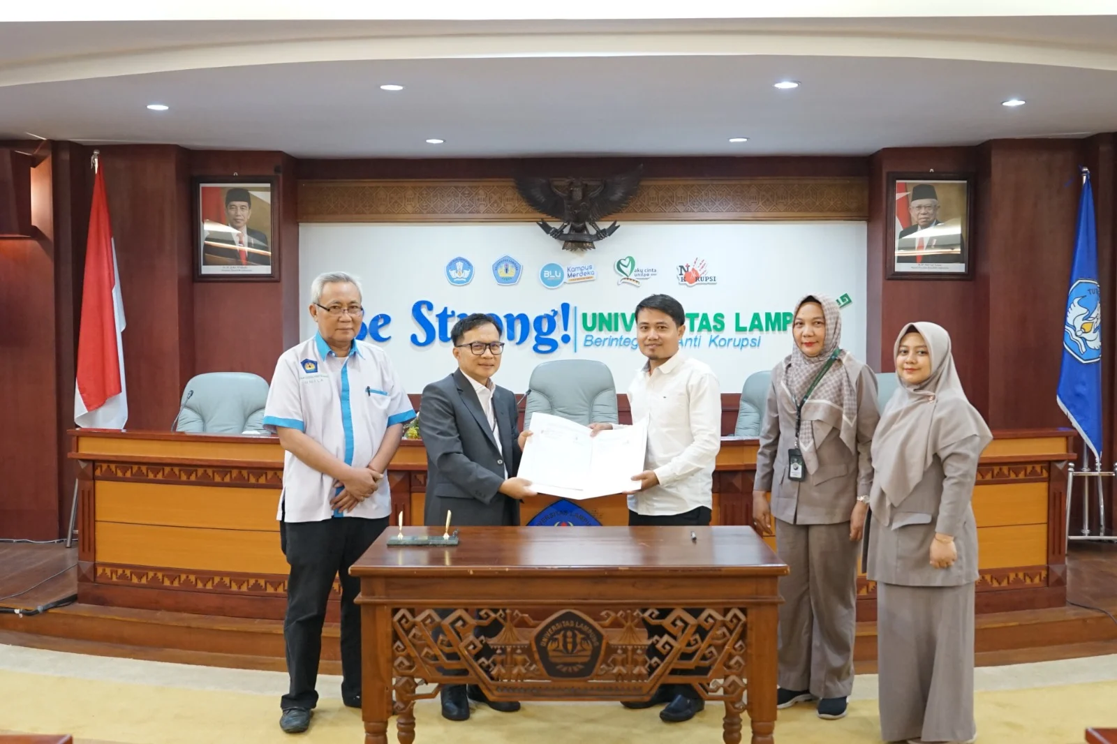 Pegawai Pemerintah dengan Perjanjian Kerja: Tantangan dan Solusi