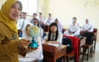Pendidikan dan Ekonomi: Dua Aspek Penting yang Berkaitan