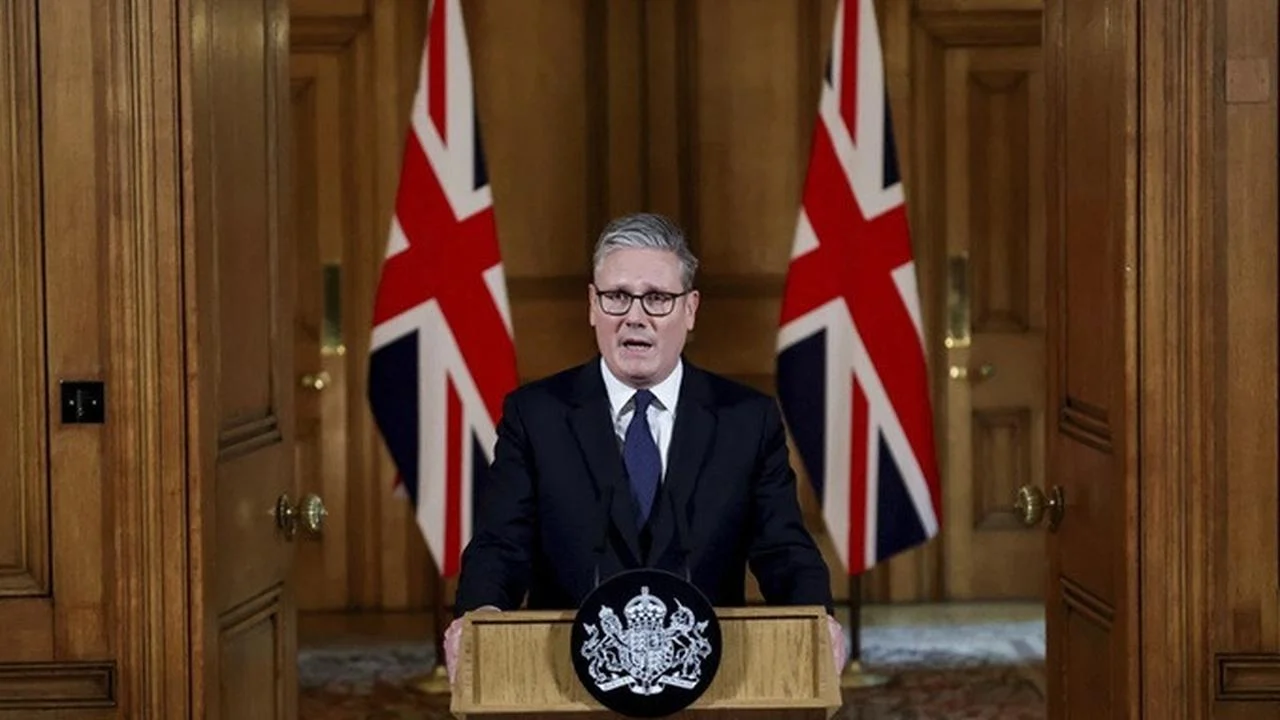 Pengunduran Diri Keir Starmer: Dampaknya terhadap FTSE dan Ekonomi Inggris
