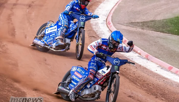 Perebutan Kejuaraan Dunia: Speedway GP dan Pertandingan Sepak Bola