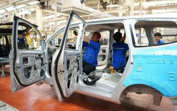 Perebutan Kekuasaan di Balik Kerajaan Ray-Ban dan Dampaknya pada Industri Otomotif