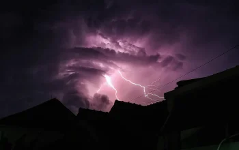 Peringatan Badai Petir Melanda Berbagai Negara, Warga Diminta Waspada