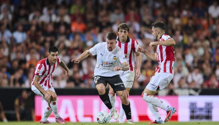 Raba dan Santamaría, Dua Pemain Valencia yang Harus Dicarikan Solusi