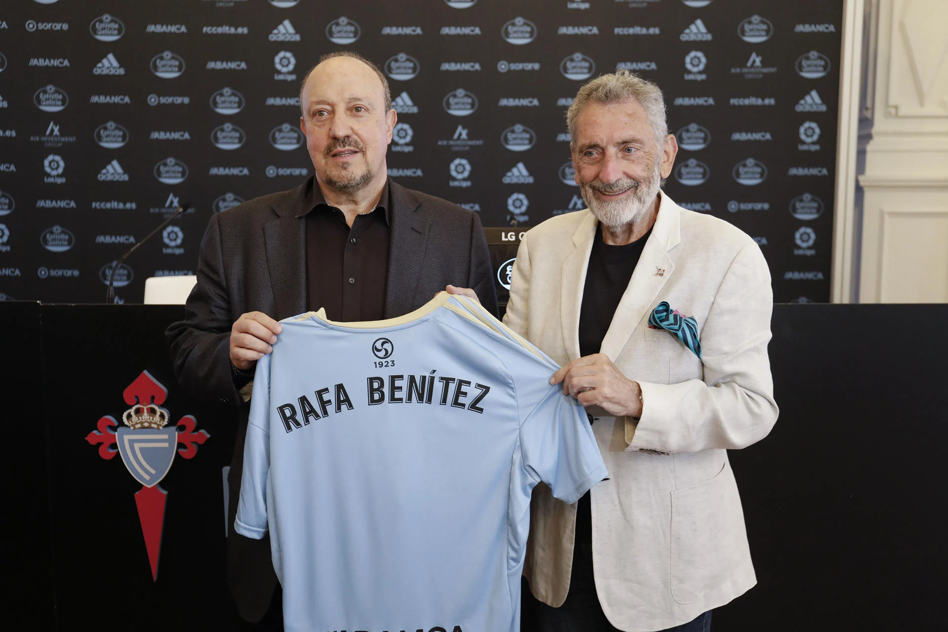 Rafael Benítez: Dari Sepak Bola ke Politik, Sebuah Perjalanan Unik