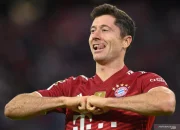 Robert Lewandowski: Bintang Sepak Bola yang Siap Menghiasi Lapangan Baru