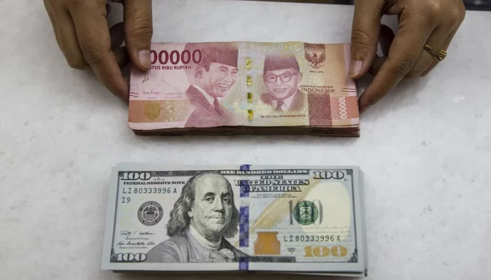 Rupiah Melemah, Sentuh Rp17.900 Per Dolar AS: Apa Penyebabnya?