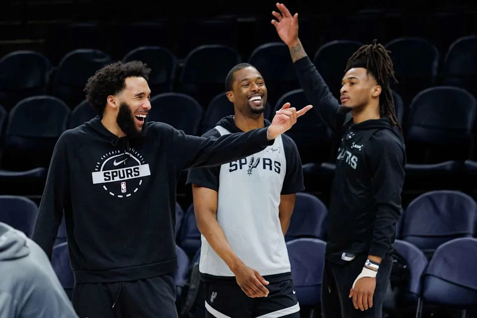 San Antonio Spurs Tandatangani Kontrak Baru dengan Julian Champagnie dan Harrison Barnes