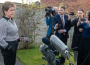 Skandal Keuangan SNP: Nicola Sturgeon Menghadapi Kritik Setelah Suaminya Diituduh Embezzlement