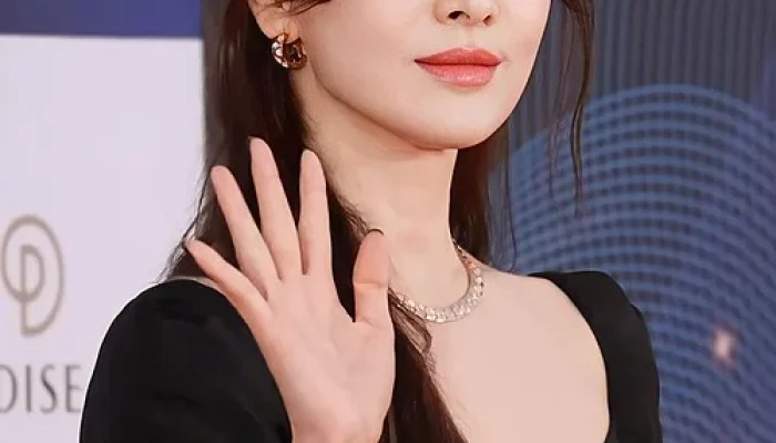 Song Hye Kyo Akhiri Kontrak 14 Tahun dengan UAA, Menuju Babak Baru Karir