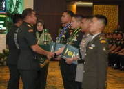 Teddy Indra Wijaya Dinobatkan sebagai Penulis Taskap Terbaik di Seskoad 2026