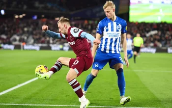 Tottenham Tawarkan £70 Juta untuk Jan Paul van Hecke, Bek Muda Brighton