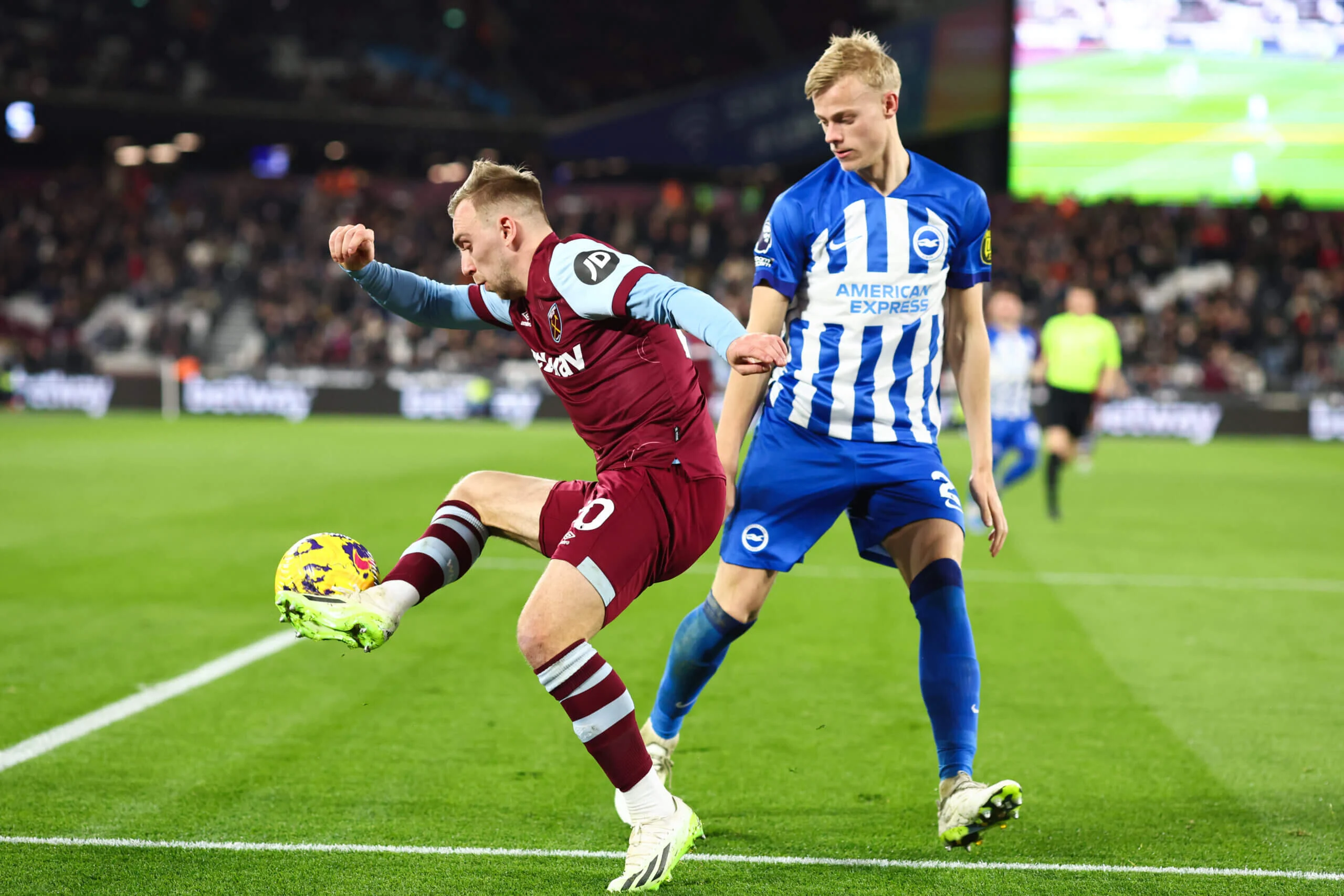 Tottenham Tawarkan £70 Juta untuk Jan Paul van Hecke, Bek Muda Brighton