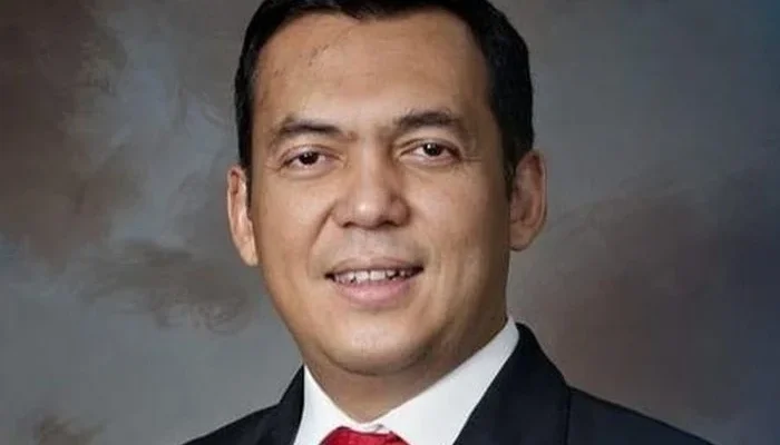 Wakil Menteri Imigrasi Silmy Karim Menyerahkan Diri ke KPK Setelah Dicari