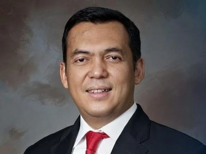 Wakil Menteri Imigrasi Silmy Karim Menyerahkan Diri ke KPK Setelah Dicari