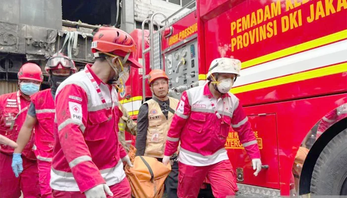20 Detik yang Mengguncang: Dari Kebakaran Hingga Pemakaman Massal
