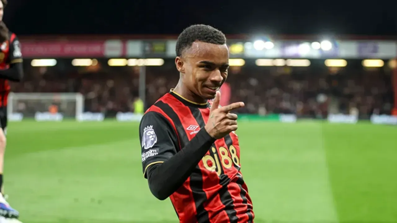 AFC Bournemouth Terkena Pukulan Berat: Eli Junior Kroupi Cedera dan Akan Absen Beberapa Bulan