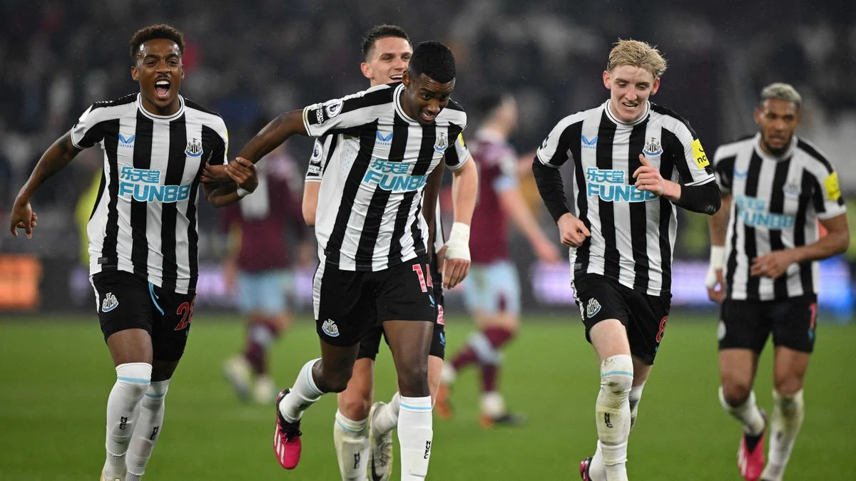 Ajax dan Newcastle United Berlomba untuk Pemain Muda