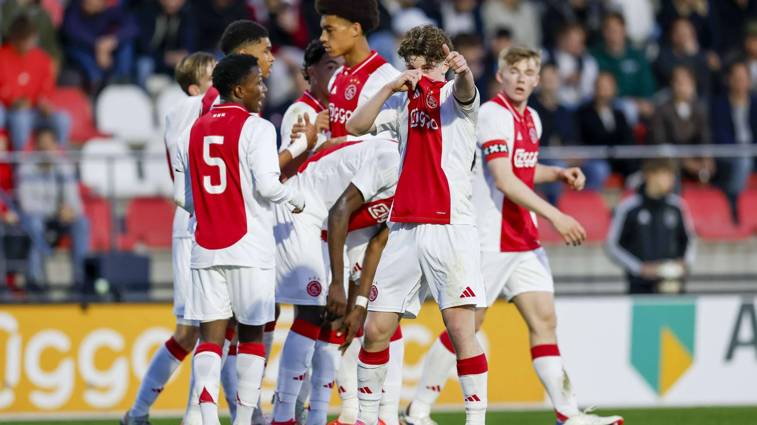 Ajax vs Bochum: Pertandingan Persahabatan yang Penuh Aksi