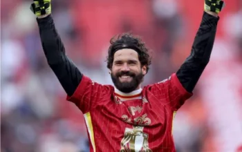 Alisson Becker: Pengendali Ruang Ganti Baru Liverpool di Bawah Andoni Iraola