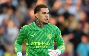 Andrey Santos Resmi Bergabung dengan Manchester United, Ederson Masih Tanda Tanya