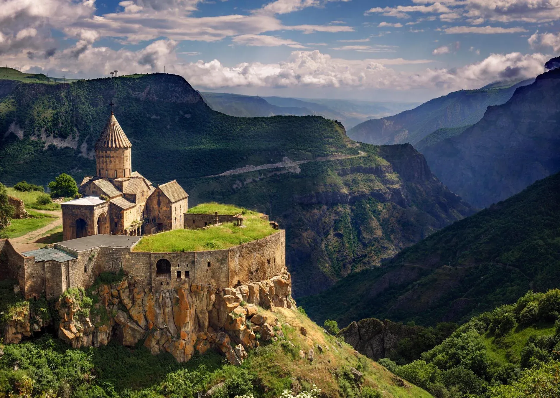 Armenia: Sebuah Negara dengan Sejarah Kaya dan Masa Depan Cerah