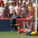 Bek Kolombia Ditembak: Ancaman Pembunuhan dan Tragedi Sepak Bola