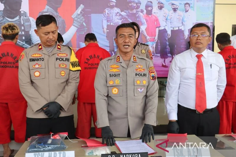 Bupati Sukoharjo Terlibat Kasus Korupsi, Warga Jakarta Mengeluhkan Pencurian Pagar Besi
