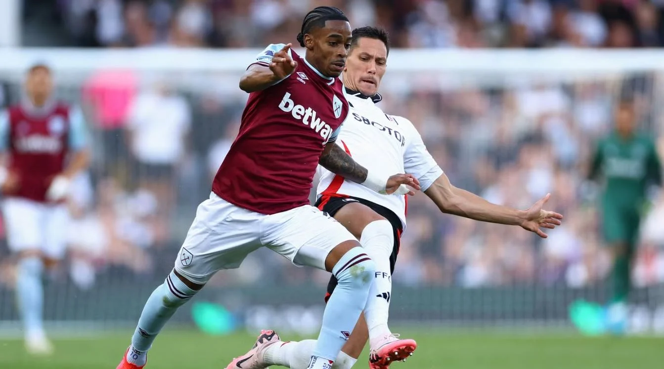 Crysencio Summerville Jadi Sorotan Tottenham dan Manchester United