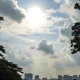 Cuaca Surabaya Didominasi Cerah Berawan, Suhu Siang Hari Capai 32 Derajat Celsius