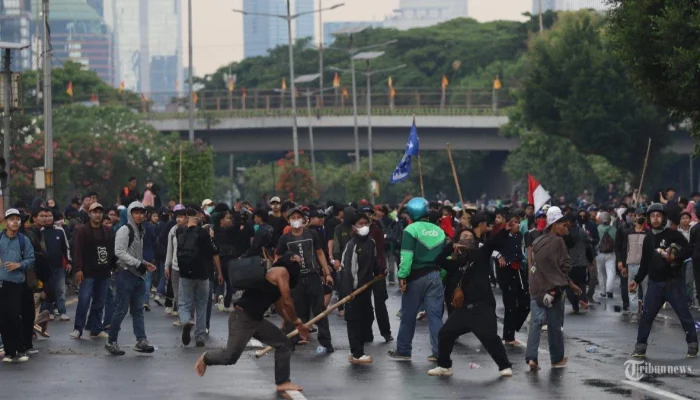 Demo Hari Ini: Berita Terkini dari Berbagai Penjuru Dunia