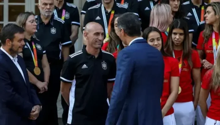 Dunia Sepakbola Mengalami Perubahan: Dari Kemenangan Spanyol Hingga Pengunduran Diri Rudi Garcia