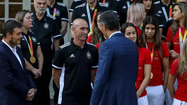 Dunia Sepakbola Mengalami Perubahan: Dari Kemenangan Spanyol Hingga Pengunduran Diri Rudi Garcia