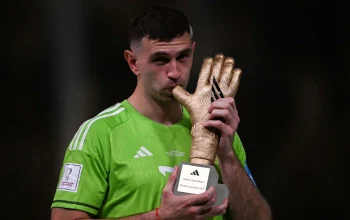 Emiliano Martinez: Antara Piala Dunia dan Masa Depan di Aston Villa
