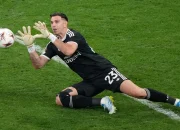 Emiliano Martinez Dibidik Juventus, Aston Villa Tetap pada Sikapnya