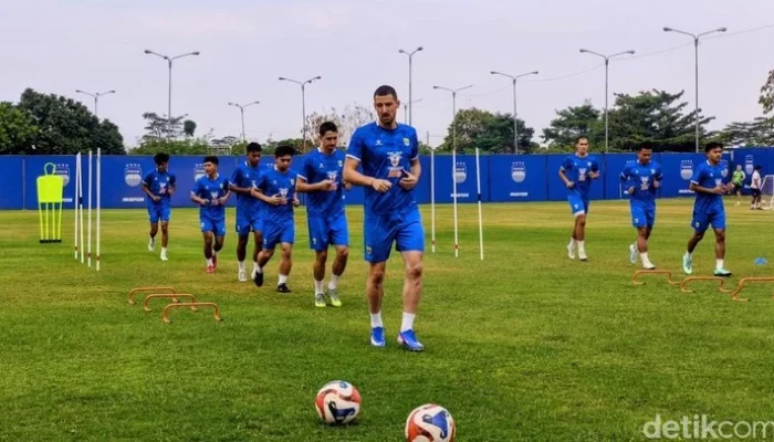Era Baru Persib Dimulai: Igor Tolic Pimpin Latihan Perdana dengan Luka Menalo dan Pemain Baru Lainnya