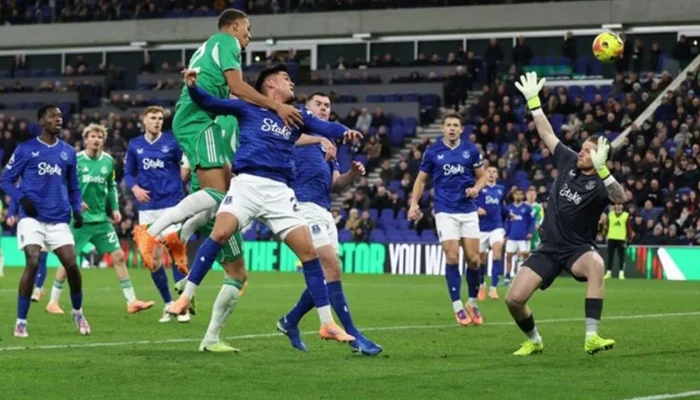 Everton Menang Telak 4-0 atas Dundee di Pertandingan Uji Coba