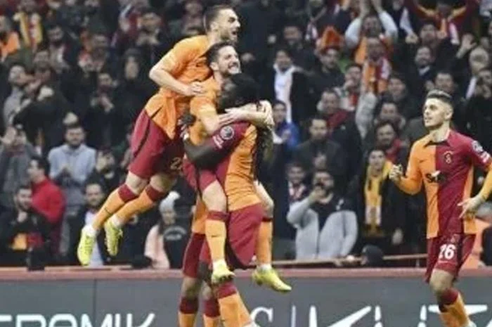 Galatasaray dan Dunia Sepakbola: Dari Ivanovic hingga Salah