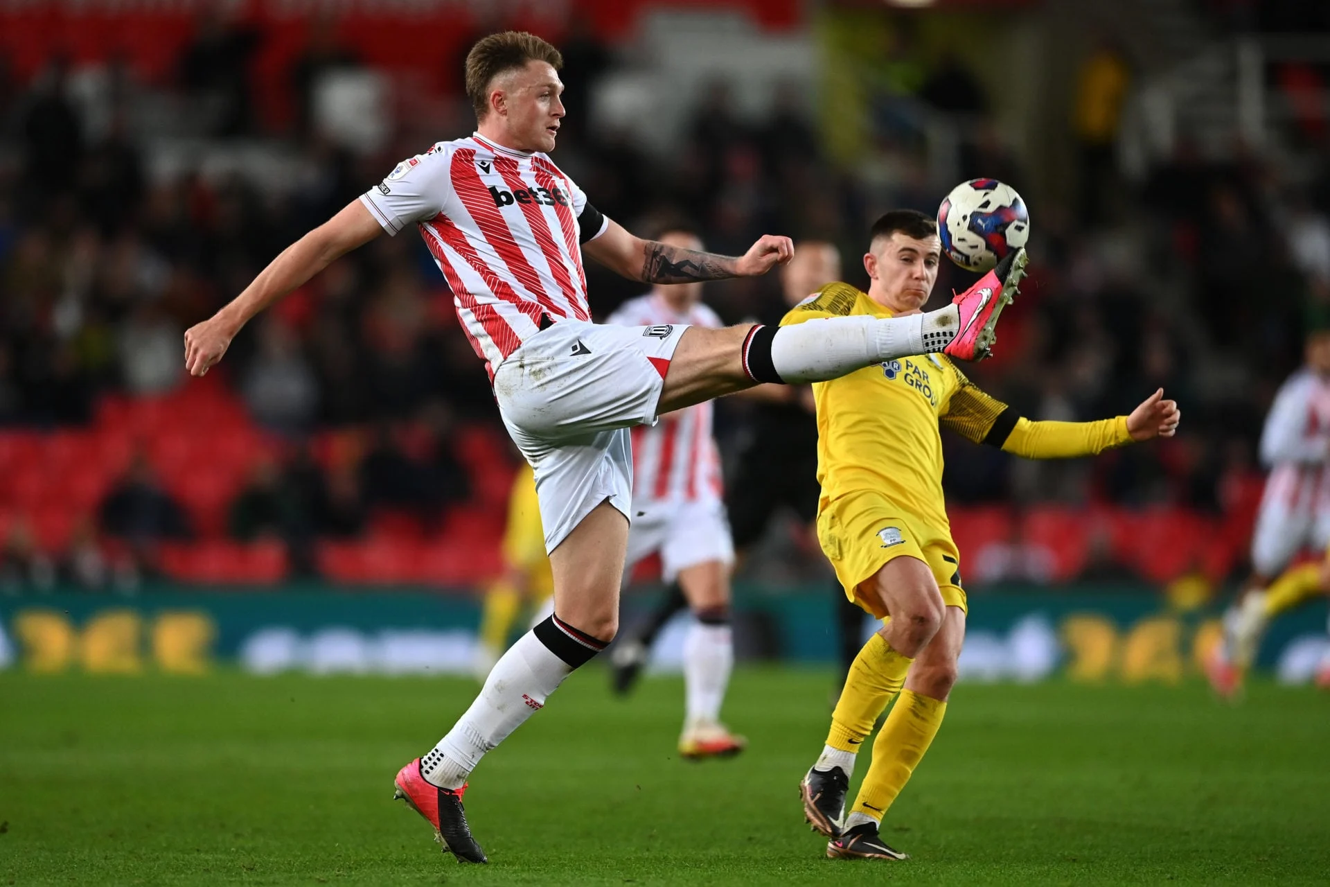 Harry Souttar Diburu West Ham dan Wrexham