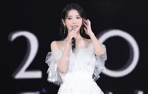 IU Siap Rilis Album Baru September, Gandeng Heo Nam Jun Lagi